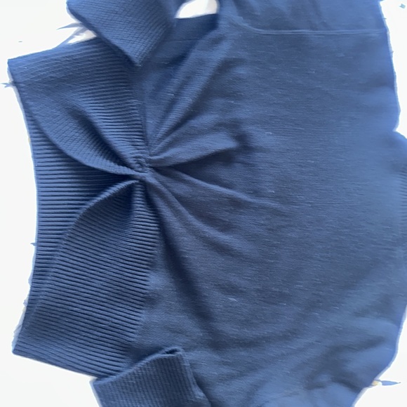 Beautiful crop top/ turtle neck - Picture 4 of 4